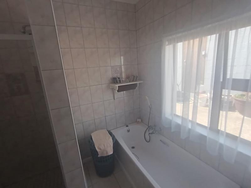 4 Bedroom Property for Sale in Albertinia Western Cape